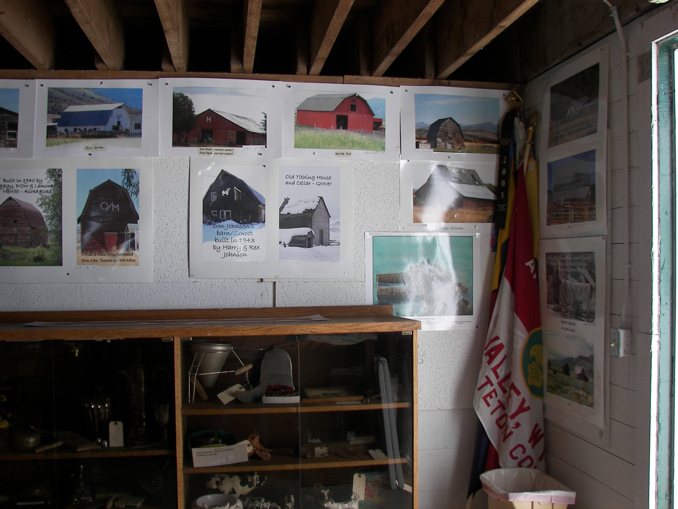 Entrance - Wall Pictures